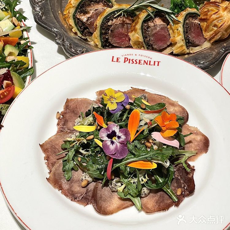 这家西餐厅的圣诞氛围浓度达到了1000%