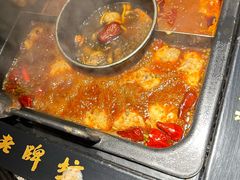 -老牌坊云南鱼豆花火锅(哈西万达店)