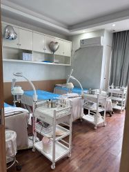 -成都苗方清颜专业祛痘