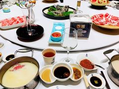 -红鼎豆捞·非遗鲍皇汤火锅(宝丰路店)