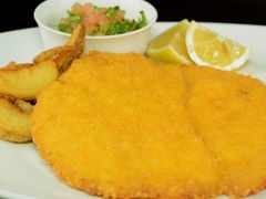 米兰风味大鸡排-卡佩罗意大利餐厅及酒吧Al Cappello Trattoria