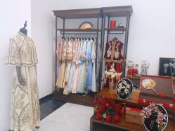 -禕·愫白婚纱商店