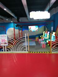 -六月巴士童乐园(抚顺罕王商场店)