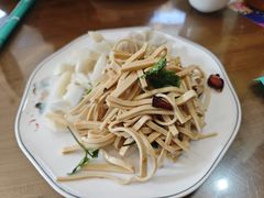 -鲁南仔·滕州炒鸡(经三路店)