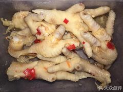 -狗撵鸭(泰山公寓店)