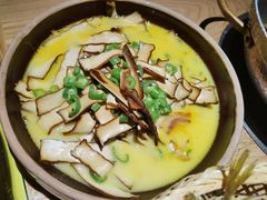 风吹肉煨腊香干-吃饭皇帝大土家民族菜(正大广场店)
