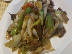 葱爆羊羔肉-巴扎美食·新疆菜·西域歌舞表演餐厅(新疆大厦店)
