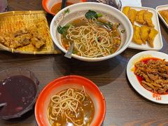 -爆炸头阿姨小四川正宗川味小吃(无任何分店)