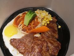 -汤姆家的牛排意面披萨(新城市广场店)