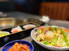 -铭牛烧肉·和牛海鲜自助(高新月牙湖店)