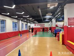 -悦动体能篮球羽毛球网球(三里河店)