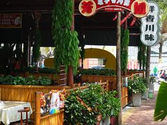 -三亚火车头万人海鲜广场