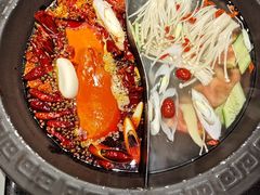 -宽板凳老灶火锅(台湾街店)