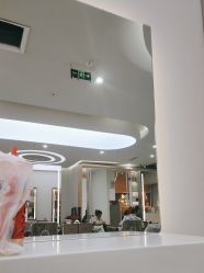 -苏豪路易士·嘉玛发廊