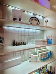 -黎蓓露·徒手骨雕蛋白抗衰·调肤管理