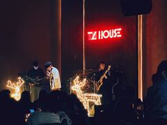 -TZ House音乐现场(来福士中心店)