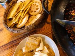 -岗上渣渣老火锅(两路口店)