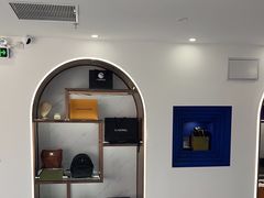 -聚云奢二手奢侈品黄金手表包包回收·中古店(三里屯总店)