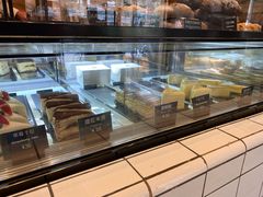 面包甜点陈列柜-81BAKERY(大学路店)