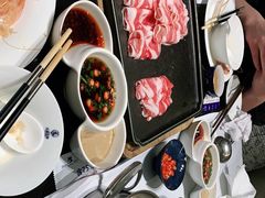 -红鼎豆捞·非遗鲍皇汤火锅(宝丰路店)