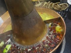 -果松木炭酸菜铜火锅·外婆参鸡汤
