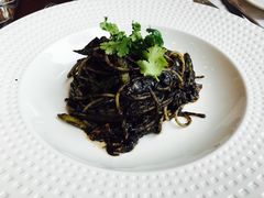 -香格里拉鱼跃地中海西餐厅·牛排披萨