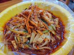 -不起眼麻辣烫凉皮店