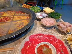 -渝嘴小老弟老火锅(华新村店)