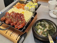 -豚妈妈汤饭·部队锅(南京东路店)