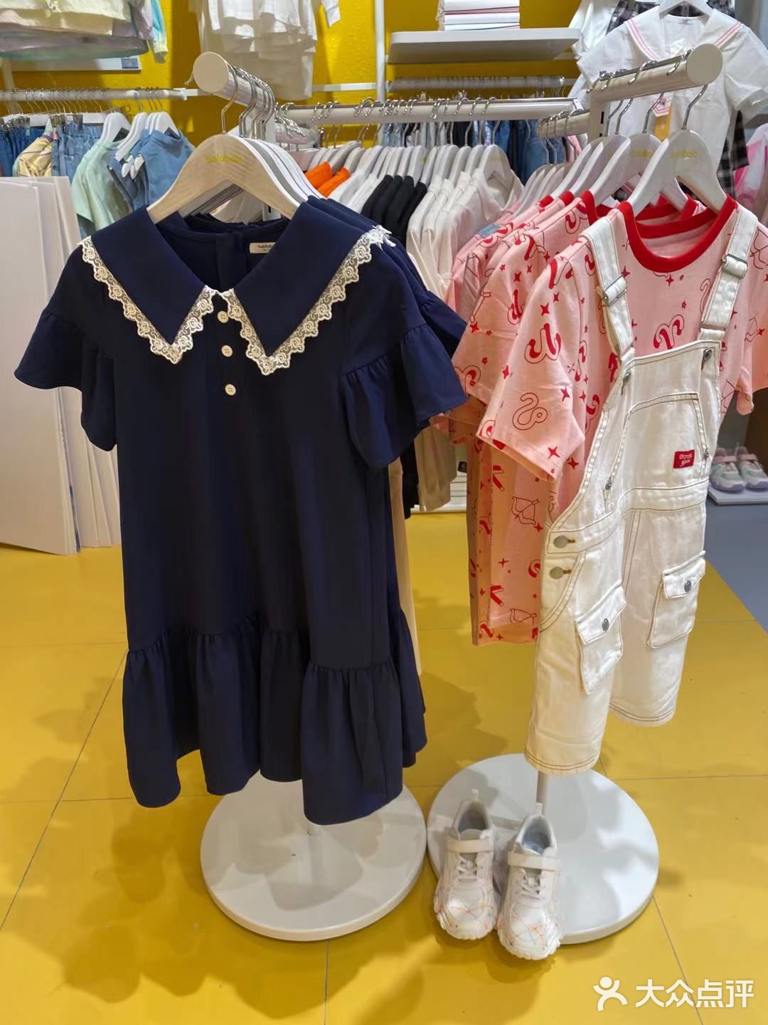 再也不用为买衣服发愁了,一家店就可以搞定❗️