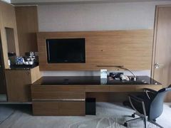 -上海滴水湖皇冠假日酒店