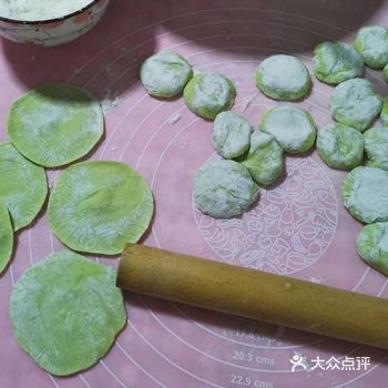 鲜美难挡又满足的韭菜鸡蛋虾仁水饺
