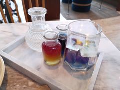 魔法药剂师蝶豆花气泡汁-The Rug Cafe(王府中环店)