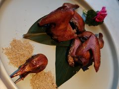 乳鸽-煲宫猪肚鸡(晶品店)