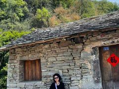 -高荡千年布依古寨旅游景区