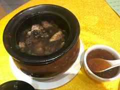 枇杷花炖瘦肉汤-黄B湛江鸡饭店(粤垦路店)