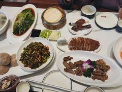 -梅利汴京烤鸭•开封豫菜地标店(东大街店)