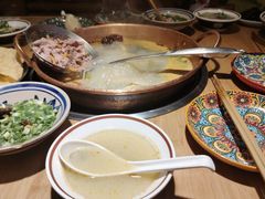 -洱火云南酸菜牛肉火锅(石景山当代商城店)