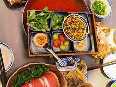 -楠小云·云南鲜牛野生菌自助火锅(九眼桥店)