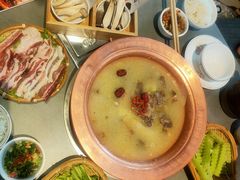 -阿婆情腊排骨火锅·野生菌季(古城旗舰店)