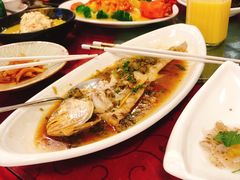 -新镇江酒家(南京西路店)