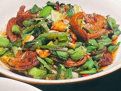 野胡葱炒香肠-吃饭皇帝大土家民族菜(正大广场店)