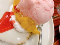 草莓雪糕配港式鸡蛋散-厦门朗豪酒店 · 明阁中餐厅