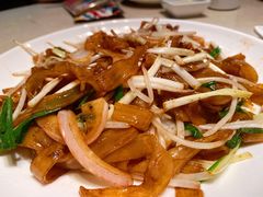 干炒牛河-肥仔文澳门猪骨煲(南京西路店)
