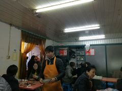 等位区-小胡子祥彪烧烤(北湖总店)