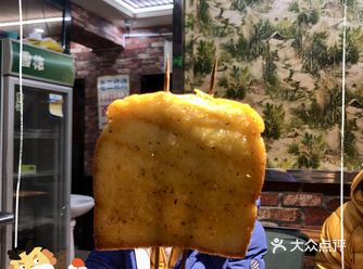 我的烧烤必点：干豆腐串（要加糖的那种） 看到点评排名