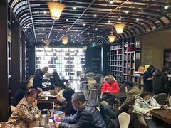 -钟书阁(松江泰晤士小镇店)