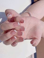 -花系美·美甲美睫精品店