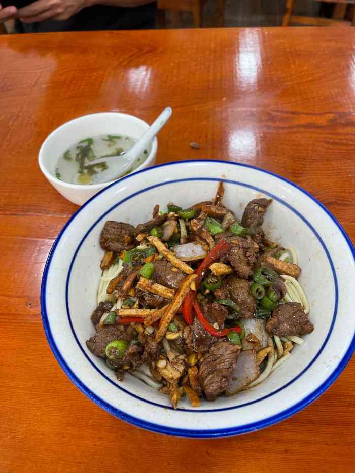 姚记面馆-"去桐庐玩确实不能少了碗面.从咖啡店出来."-大众点评移动版