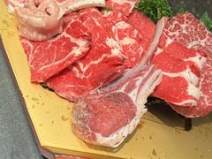 -铭牛烧肉·和牛海鲜自助(高新月牙湖店)